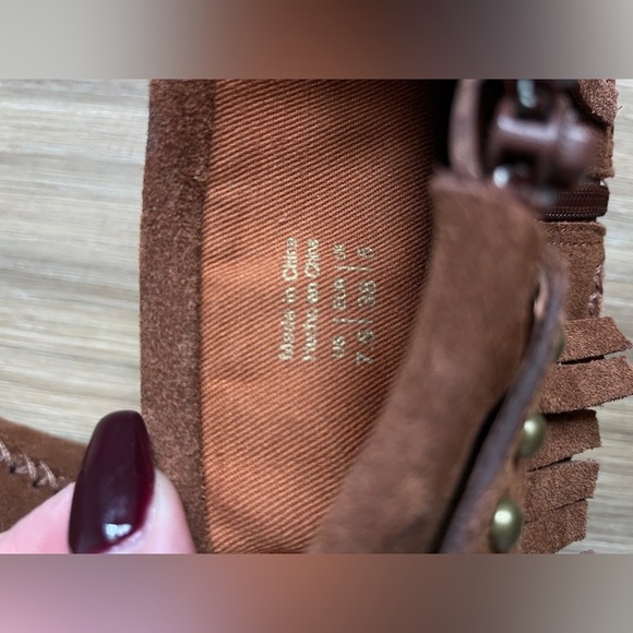 Aldo Moccasin’s Ankle Bootie brown fringe  size 7.5 NWOT - Picture 5 of 6